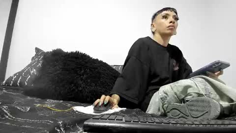 Snapshot of vivi_honey_ chatting on 02/11/25, 02:35 IGkarol navarret3 online show from 02/11/25, 02:35