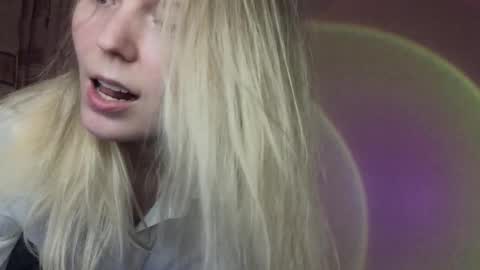 vivian_alison online show from 12/04/25, 07:00