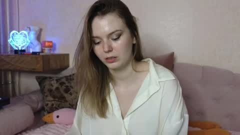 vivian_alison online show from 04/18/26, 07:58