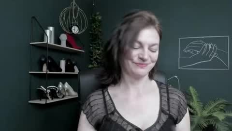Vivian online show from 06/11/26, 06:44