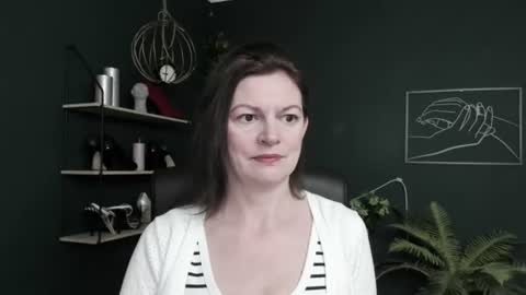 Vivian online show from 06/17/26, 06:27
