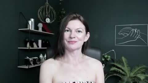 Vivian online show from 06/22/26, 05:37