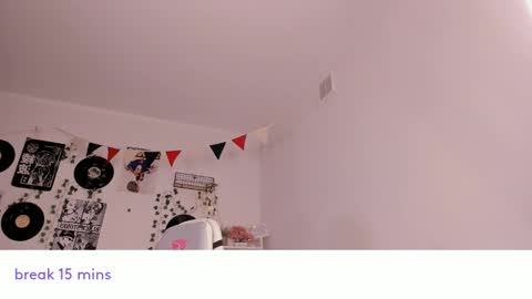 vivian_qwerty online show from 02/03/25, 07:51