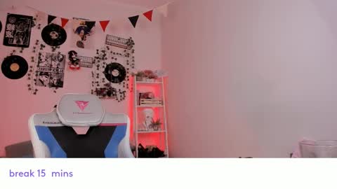 vivian_qwerty online show from 02/14/25, 07:17