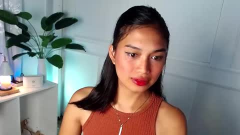 Snapshot of vivian_roberts chatting on 01/28/25, 01:50 Vivian online show from 01/28/25, 01:50