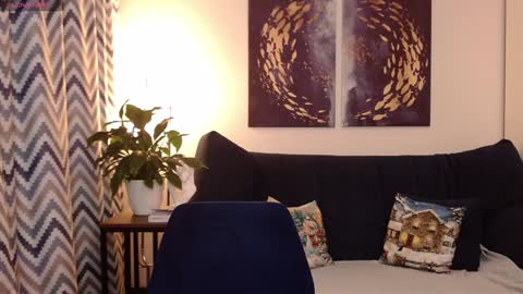 Vivian online show from 02/08/25, 05:50