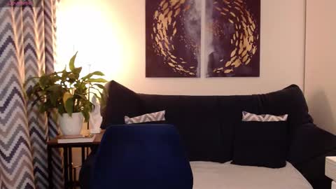 Vivian online show from 10/09/25, 06:17