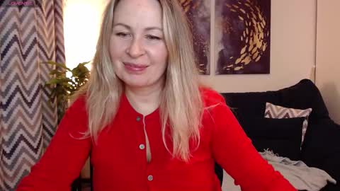 Vivian online show from 10/21/25, 06:30