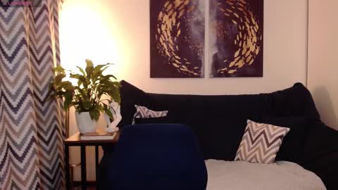 Vivian online show from 10/28/25, 03:25