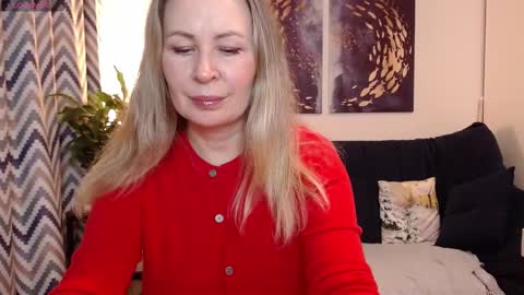 Vivian online show from 11/21/25, 05:00