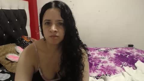 Snapshot of vivian_walt_ chatting on 12/15/25, 05:01 melissa online show from 12/15/25, 05:01