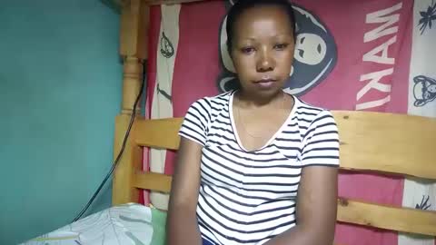 Snapshot of viviane0812 chatting on 02/26/25, 06:47 viviane0812 online show from 02/26/25, 06:47