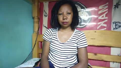 Snapshot of viviane0812 chatting on 02/27/25, 08:39 viviane0812 online show from 02/27/25, 08:39