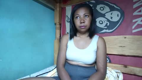 Snapshot of viviane0812 chatting on 03/07/25, 01:29 viviane0812 online show from 03/07/25, 01:29