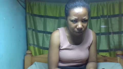 Snapshot of viviane0812 chatting on 09/21/25, 11:01 viviane0812 online show from 09/21/25, 11:01