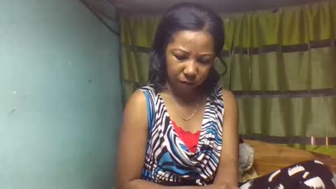 Snapshot of viviane0812 chatting on 10/09/25, 11:19 viviane0812 online show from 10/09/25, 11:19