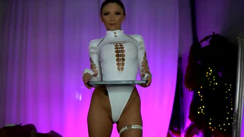Snapshot of vivianestein chatting on 05/15/26, 08:27 Vivi online show from 05/15/26, 08:27