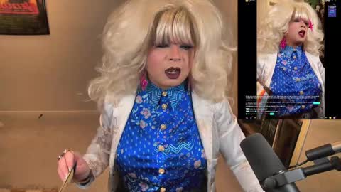Snapshot of vivianfrost chatting on 05/17/26, 03:26 VivianFrosty online show from 05/17/26, 03:26