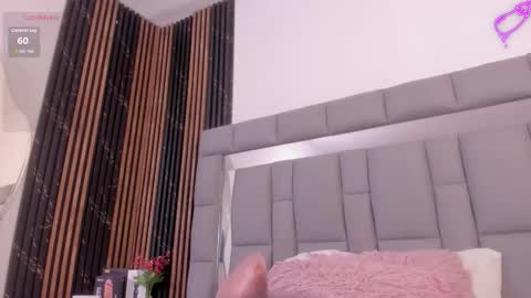 Vivi online show from 11/17/25, 12:11