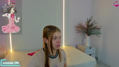 vivianowen9 online show from 04/29/26, 12:09