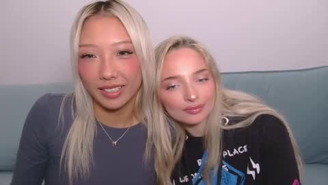 vivianwinters online show from 11/18/25, 11:59