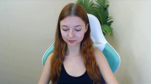 Snapshot of vivien_leight chatting on 12/09/24, 03:22 Vivien online show from 12/09/24, 03:22