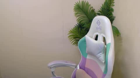 Vivien online show from 02/18/25, 09:53