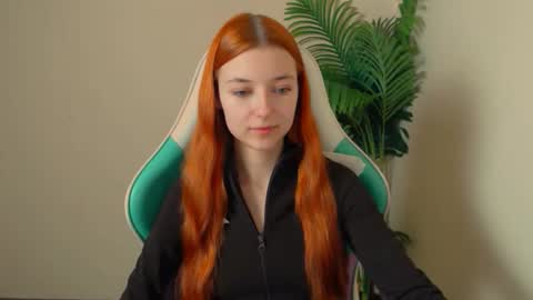 Snapshot of vivien_leight chatting on 02/02/26, 07:34 Vivien online show from 02/02/26, 07:34