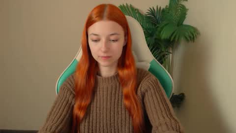 Snapshot of vivien_leight chatting on 02/21/26, 07:37 Vivien online show from 02/21/26, 07:37