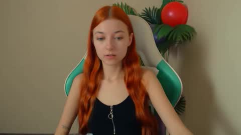 Snapshot of vivien_leight chatting on 02/27/26, 07:36 Vivien online show from 02/27/26, 07:36