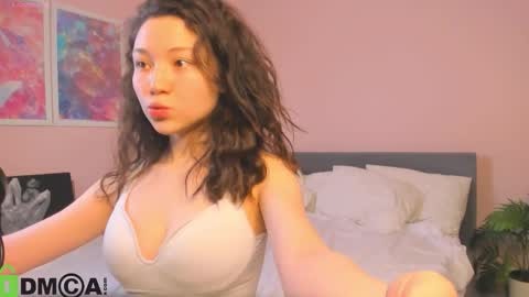 Snapshot of vivien_montclair chatting on 12/21/25, 03:13 Vivien online show from 12/21/25, 03:13