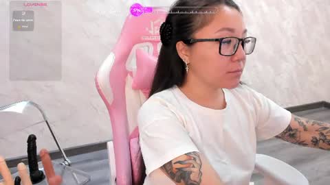 Snapshot of vivien_montclair chatting on 07/15/26, 10:48 Vivien online show from 07/15/26, 10:48