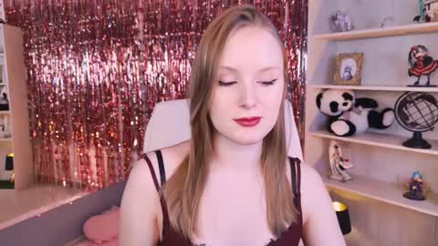Snapshot of vivienleeigh chatting on 03/21/26, 06:29 Vivien online show from 03/21/26, 06:29