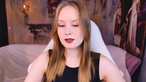 Snapshot of vivienleeigh chatting on 03/22/26, 05:11 Vivien online show from 03/22/26, 05:11