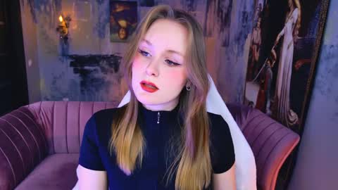Snapshot of vivienleeigh chatting on 03/30/26, 06:03 Vivien online show from 03/30/26, 06:03