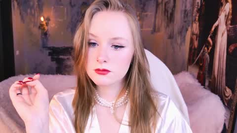 Snapshot of vivienleeigh chatting on 04/04/26, 05:27 Vivien online show from 04/04/26, 05:27