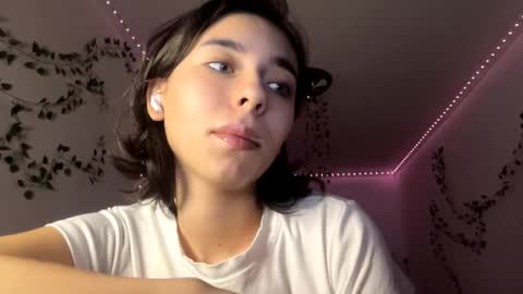 Vivi online show from 11/23/25, 04:07