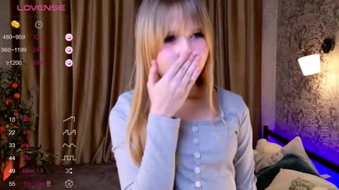 Snapshot of viviesunn chatting on 11/05/25, 09:31 Mia Skaidrite online show from 11/05/25, 09:31