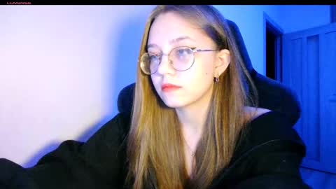 Snapshot of vivivivikkie chatting on 02/20/26, 11:27 vivivivikkie online show from 02/20/26, 11:27