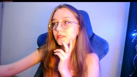 Snapshot of vivivivikkie chatting on 03/23/26, 09:30 vivivivikkie online show from 03/23/26, 09:30