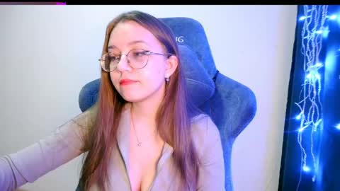 Snapshot of vivivivikkie chatting on 04/25/26, 08:50 vivivivikkie online show from 04/25/26, 08:50