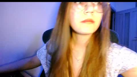 Snapshot of vivivivikkie chatting on 04/30/26, 10:14 vivivivikkie online show from 04/30/26, 10:14