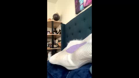 Snapshot of vixenblade chatting on 12/18/25, 12:17 vixenblade online show from 12/18/25, 12:17