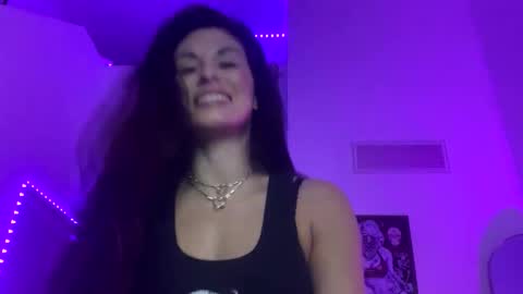 Snapshot of vixenblade chatting on 03/07/26, 03:14 vixenblade online show from 03/07/26, 03:14