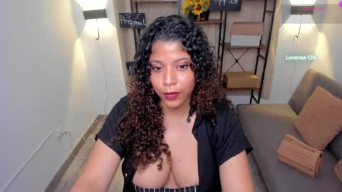 Snapshot of vixenia chatting on 04/02/26, 12:52 Vixenia online show from 04/02/26, 12:52