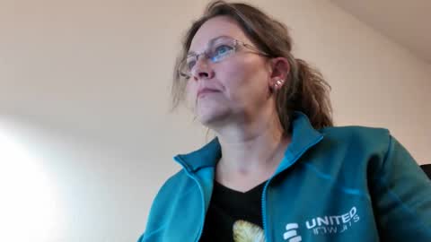 Snapshot of vixenjae chatting on 12/20/25, 06:37 vixenjae online show from 12/20/25, 06:37