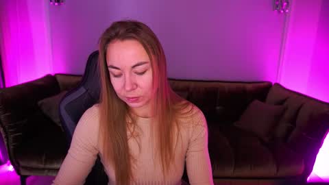 Snapshot of vixenmuse chatting on 11/13/25, 09:03 Ur Lady online show from 11/13/25, 09:03