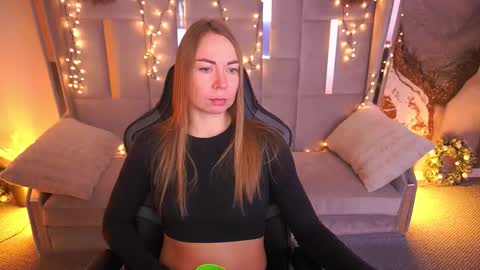 Snapshot of vixenmuse chatting on 03/01/26, 09:06 Ur Lady online show from 03/01/26, 09:06