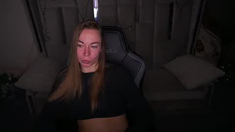 Snapshot of vixenmuse chatting on 03/05/26, 09:22 Ur Lady online show from 03/05/26, 09:22