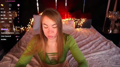 Snapshot of vixenmuse chatting on 03/17/26, 10:02 Ur Lady online show from 03/17/26, 10:02